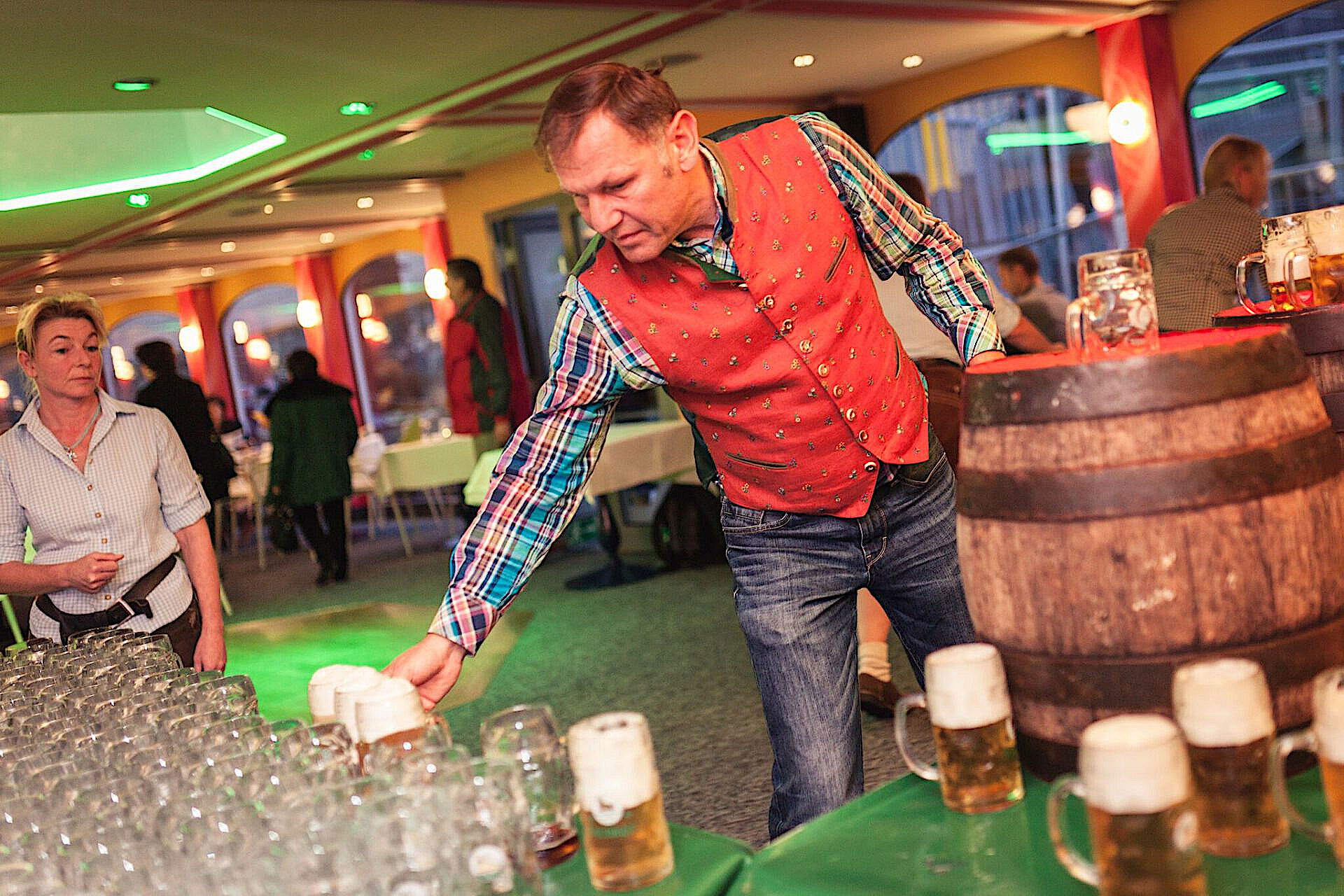 Bockbieranstich_Personenschifffahrt Klinger