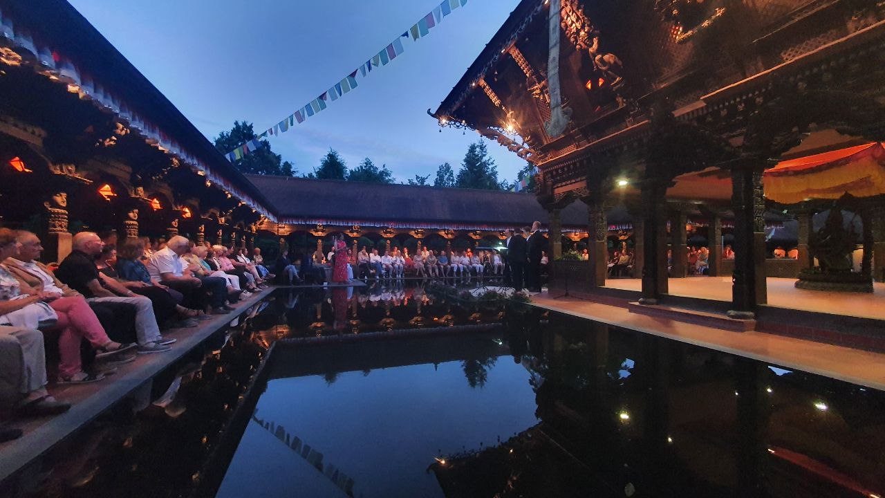 Personenschifffahrt-Klinger_Regensburg_Nepaltempel Personenschifffahrt-Klinger_Regensburg_Nepaltempel