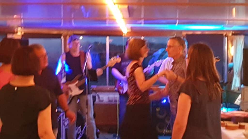 Klingers Tanzfahrt zur Flottenparade